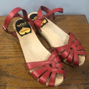 Swedish hasbeens cross strap low clog